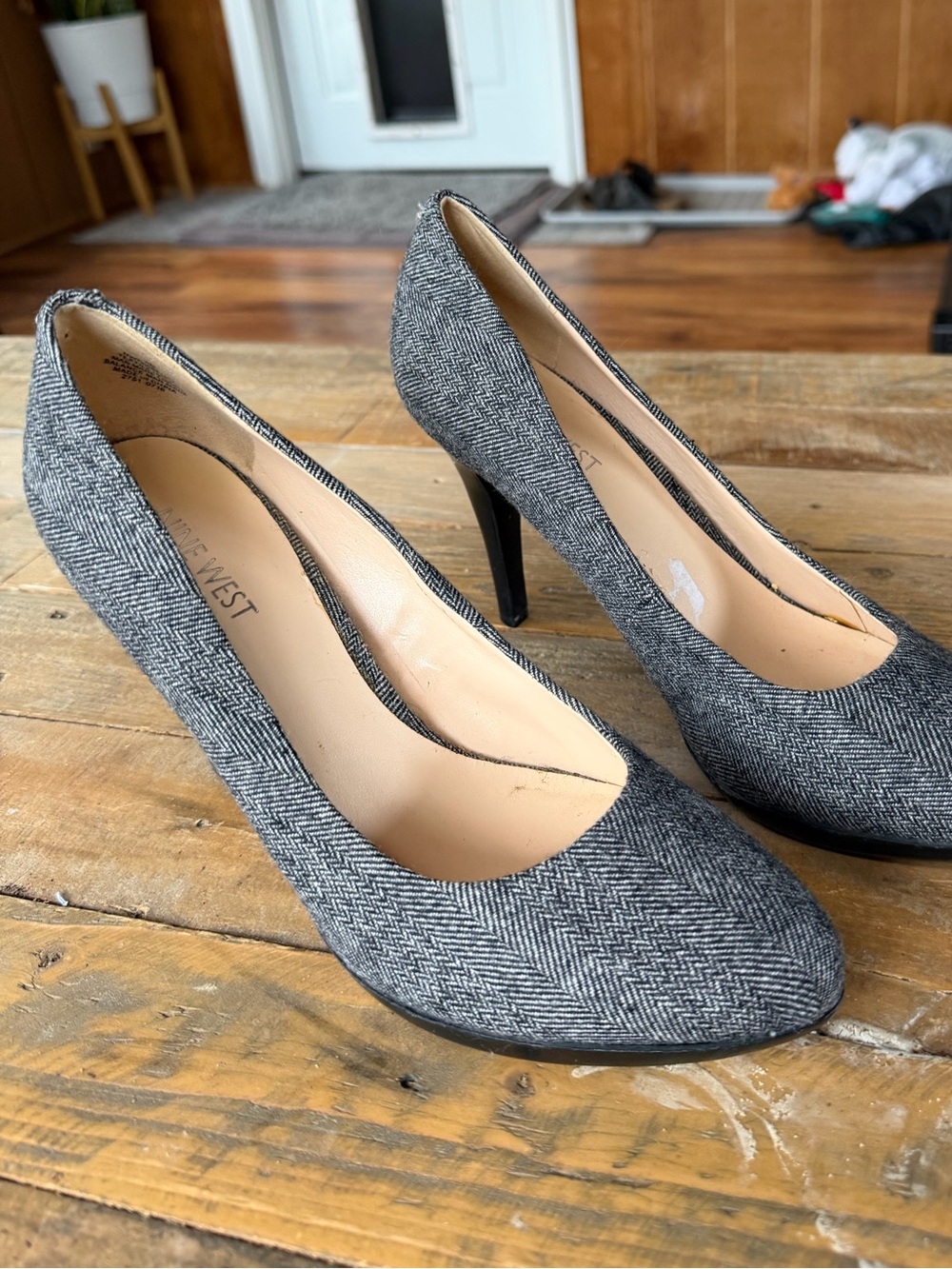 Nine West Gray Herringbone Pointed Toe Pumps